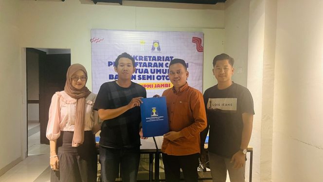
					Mahasiswa Pascasarjana UII Yogyakarta M. Firmansyah Mengembalikan Formulir Pendaftaran Calon Ketum Banom HIPMI PT Provinsi Jambi