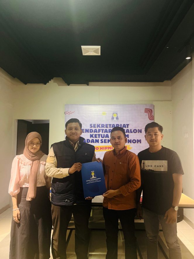 
					Andika Serahkan Formulir Pendaftaran Calon Ketua Banom HIPMI PT Jambi
