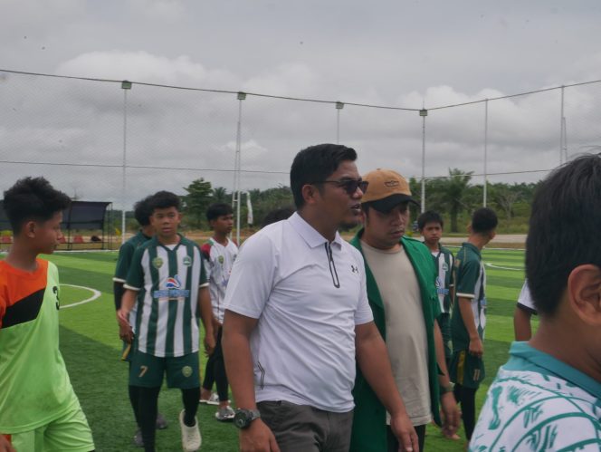 
					Melepas Sarung, Merumput di Lapangan Hijau: Diplomasi Kultural Santri dalam Peringatan 92 Tahun GP Ansor Jambi
