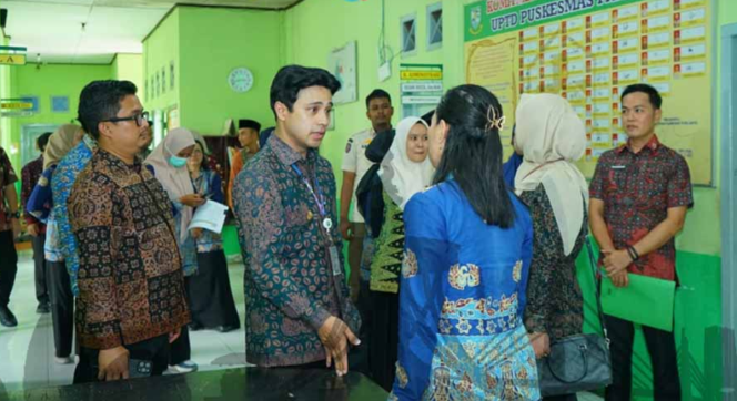 
					Langkah Evaluasi pada Layanan Kesehatan, Wawako Diza Tinjau Faskes Puskesmas