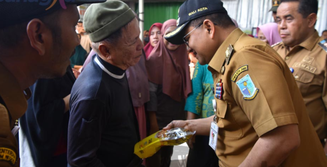 
					Menjelang Idul Adha, Kota Jambi Menggelar Operasi Pasar untuk Menahan Laju Harga Pangan