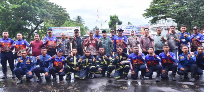 
					Di Balik Seragam Pemadam Kebakaran, Kota Jambi Menaruh Harapan pada Profesionalisme dan Ketangguhan