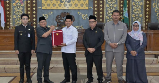 
					Maulana Sambut Rekomendasi Pansus LKPJ 2025, Tekankan Reformasi Kinerja OPD di Kota Jambi