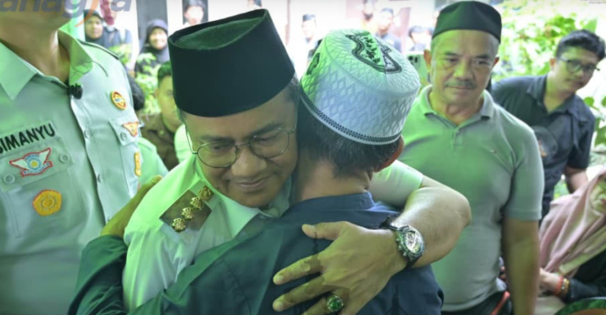 
					Wali Kota Maulana Serahkan Santunan kepada Keluarga Korban Kecelakaan KRL Commuter Line