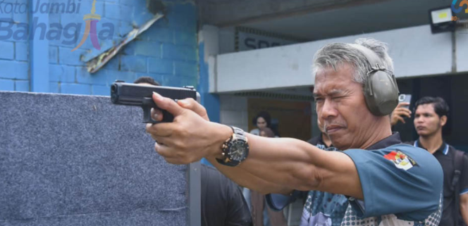 
					Ratusan Penembak Rebut Piala Wali Kota Jambi Cup Shooting Open Tournament 2026