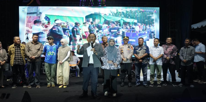 
					Warga Jambi Tumpah Ruah di Malam Puncak Pesta Rakyat, Cerminan Kebahagiaan dan Semangat Kebersamaan Kota