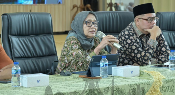 
					Dialog Publik Pengelolaan Sampah Kota Jambi: Masyarakat dan Akademisi Sepakat Kota Bersih Tujuan Utama