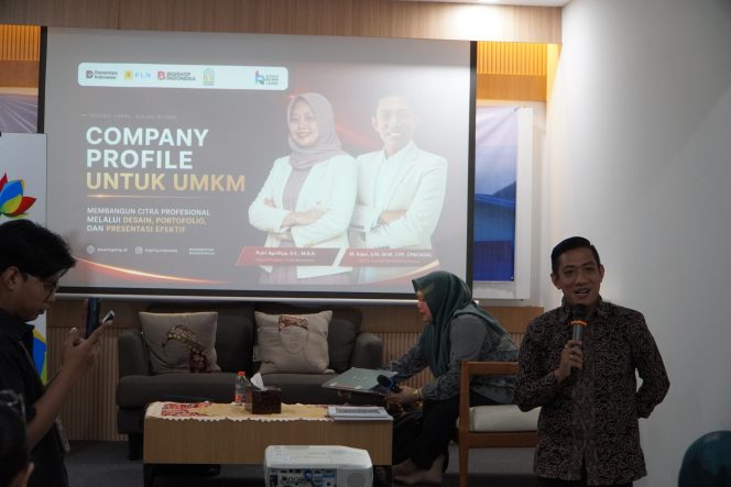 
					Bangun Kepercayaan Pelanggan, 17 UMKM Jambi Belajar Susun Company Profile Profesional