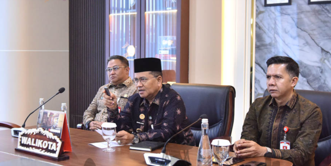 
					Wali Kota Jambi Maulana: ASN Harus Memiliki Jiwa Melayani dan Tuntas Memberi Solusi pada Webinar ASN Siginjai Belajar
