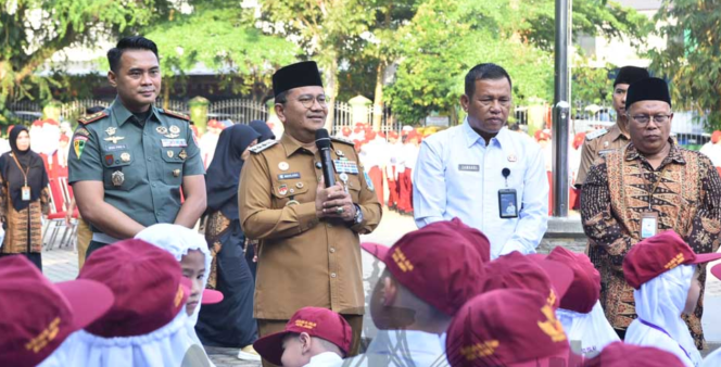 
					Hari Pertama Sekolah di Kota Jambi, Maulana Dorong Peran Keluarga Wujudkan Generasi Emas 2045