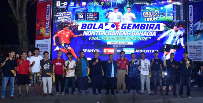 
					Ketika Sepak Bola Menggerakkan Kota: Nobar Bahagia Jambi dan Ekonomi yang Tumbuh di Sekitarnya